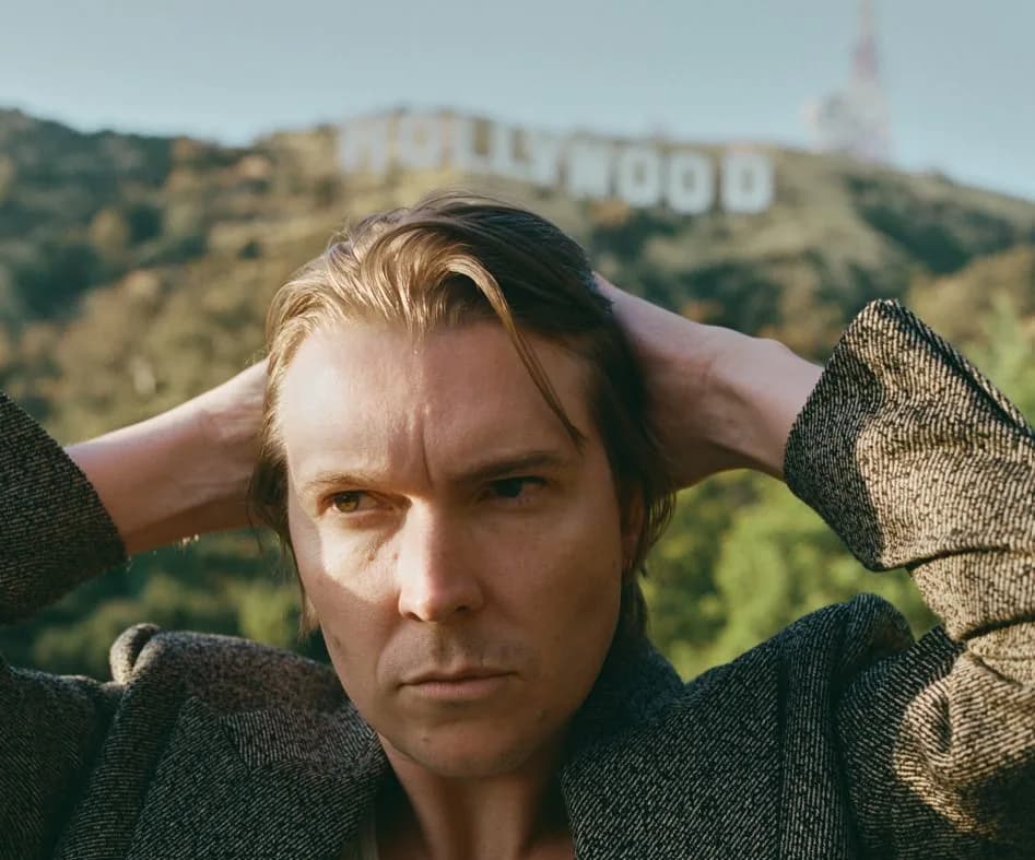 Alex Cameron